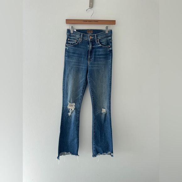 MOTHER Insider Crop Step Chew Jeans in Dancing On Coals 24 - Picture 3 of 7